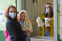 Histórias por trás da pandemia  -  Na foto, Elisiane Mara de Araujo mora em Araucária com os dois filhos pequenos e diz que não saberia o que fazer sem as ajudas governamentais.   -  Curitiba, 12/03/2021  -  Foto: Divulgação AEN