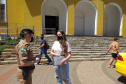 Histórias por trás da pandemia  - Na foto, a soldado Jana Scherer, de Pato Branco. Como auxiliar de comunicação social do 3o Batalhão de Polícia Militar do município, as ações administrativas tomavam boa parte do seu tempo. Com a pandemia e o reforço do policiamento para garantir o cumprimento das medidas de restrição, as operações nas ruas se tornaram mais frequentes.     -  Curitiba, 12/03/2021  -  Foto: Divulgação AEN