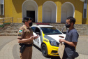 Histórias por trás da pandemia  - Na foto, a soldado Jana Scherer, de Pato Branco. Como auxiliar de comunicação social do 3o Batalhão de Polícia Militar do município, as ações administrativas tomavam boa parte do seu tempo. Com a pandemia e o reforço do policiamento para garantir o cumprimento das medidas de restrição, as operações nas ruas se tornaram mais frequentes.     -  Curitiba, 12/03/2021  -  Foto: Divulgação AEN