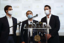 Paraná, Santa Catarina e Rio Grande do Sul se uniram em busca de saídas conjuntas para conter a expansão da crise sanitária decorrente da pandemia da Covid-19. O anúncio foi feito pelos governadores Carlos Massa Ratinho Junior (Paraná), Carlos Moisés (Santa Catarina) e Eduardo Leite (Rio Grande do Sul), além dos respectivos secretários de Saúde de cada estado. Foto: Jonathan Campos/AEN