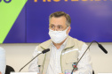 O secretário estadual de Saúde, Beto Preto, atende   a imprensa para explicar detalhes do Decreto 7.145/2021, publicado nesta sexta-feira (19). A normativa endurece as regras de isolamento social em municípios da Região Metropolitana de Curitiba. Foto: Geraldo Bubniak/AEN