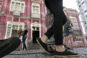 Neste mês de março, o Museu de Arte Contemporânea do Paraná completa 51 anos de existência. É mais de meio século de história como espaço de formação para artistas e críticos; como aliado no ensino das artes para professores e alunos; e como espaço diverso, inclusivo e plural de acesso à arte para o grande público.  - Foto: Kraw Penas/SEEC