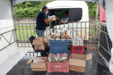 Além dos moradores das cidades, os caminhoneiros que descarregam grãos no Porto de Paranaguá receberam um kit alimentação em maio de 2020. Foram cerca de 100 mil kits entregues no pior momento da pandemia até então.Foto: Claudio Neves