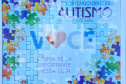 Noventa peças formam o quebra-cabeça que uniu autoridades do Paraná em prol da conscientização sobre o Transtorno do Espectro Autista, nesta segunda-feira (5). Em uma ação organizada pela Superintendência Geral de Ação Solidária do Governo do Estado (SGAS), o governador Carlos Massa Ratinho Junior, secretários de Estado e chefes de outros poderes compareceram ao Palácio Iguaçu para montarem uma peça do mosaico que serve de metáfora para a complexidade do autismo.Foto: Jose Fernando Ogura/AEN