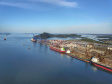 O Porto de Paranaguá é um dos principais atores dentro do projeto da Nova Ferroeste. 
É no terminal marítimo que vai desembocar a maior parte da produção que passará pelo ramal ferroviário de 1.285 quilômetros, idealizado para ter ponto inicial em Maracaju, no Mato Grosso do Sul. - Foto: José Fernando Ogura/AEN