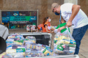 A edição 2021 da campanha Cesta Solidária Paraná, encerrada na terça-feira (06), conseguiu arrecadar mais de 200 toneladas de alimentos. . Foto: Valdelino Pontes
