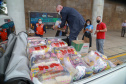 A edição 2021 da campanha Cesta Solidária Paraná, encerrada na terça-feira (06), conseguiu arrecadar mais de 200 toneladas de alimentos. . Foto: Valdelino Pontes