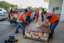 A edição 2021 da campanha Cesta Solidária Paraná, encerrada na terça-feira (06), conseguiu arrecadar mais de 200 toneladas de alimentos. . Foto: Valdelino Pontes