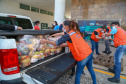A edição 2021 da campanha Cesta Solidária Paraná, encerrada na terça-feira (06), conseguiu arrecadar mais de 200 toneladas de alimentos. . Foto: Valdelino Pontes