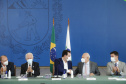 O governador Carlos Massa Ratinho Junior e o presidente da Assembleia Legislativa do Paraná, Ademar Traiano, lançaram nesta quarta-feira (14), no Palácio Iguaçu, a segunda edição do programa Paraná Mais Cidades, que disponibilizará meio bilhão para investimentos nos 399 municípios. Os recursos são do Tesouro Estadual e da sobra orçamentária do Poder Legislativo. -  Curitiba, 14/04/2021  -  Foto: Jonathan Campos/AEN