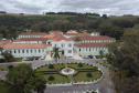 O governador Carlos Massa Ratinho Junior visita nesta quarta-feira (14) o Hospital Regional São Sebastião, na Lapa. A Secretaria de Estado da Saúde disponibiliza seis leitos de UTI no hospital. A unidade já conta com 40 leitos de enfermaria na estratégia de combate à Covid-19. 14/04/2021 - Foto: Geraldo Bubniak/AEN