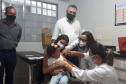 JARDIM ALEGRE  - INFLUENZA - Em paralelo à campanha de vacinação contra a Covid-19, a vacinação contra a gripe também está em andamento. No município de Jardim Alegre, houve divisão dos períodos para os públicos. O secretário estadual da Saúde, Beto Preto, acompanhou a vacinação  -  Jardim Alegre, 17/04/2021  -  Foto: SESA