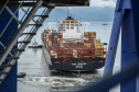 Março foi extremamente positivo para as movimentações pelo Terminal de Contêineres do Porto de Paranaguá. O segmento fecha o mês com recorde histórico: melhor movimentação geral em um único mês. Foram 95.633 TEUs (unidades de contêineres de 20 pés) importados e exportados em março.  -  Paranaguá, 19/04/2021  -  Foto: Claudio Neves/Portos do Paraná