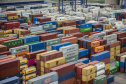 Março foi extremamente positivo para as movimentações pelo Terminal de Contêineres do Porto de Paranaguá. O segmento fecha o mês com recorde histórico: melhor movimentação geral em um único mês. Foram 95.633 TEUs (unidades de contêineres de 20 pés) importados e exportados em março.  -  Paranaguá, 19/04/2021  -  Foto: Claudio Neves/Portos do Paraná
