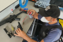 A Polícia Civil do Paraná (PCPR) agora conta com oficina móvel para manutenção de armas e treinamento. Uma van foi equipada com ferramentas que permitem que os policiais civis aprendam e realizem o reparo do armamento. O objetivo é atender os profissionais de todo o Estado, principalmente dos municípios do Interior. -  Foto: Polícia Civil do Paraná