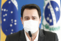 O governador Carlos Massa Ratinho Junior ressaltou que o pacote de medidas sociais voltadas para amenizar a situação da parcela mais vulnerável da população paranaense, lançado nesta terça-feira (20), no Palácio Iguaçu, é reflexo da união entre todos os Poderes constituídos do Estado no enfrentamento à pandemia da Covid-19. -  Curitiba, 20/04/2021  -  Foto: Jonathan Campos/AEN