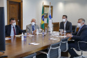 Governador Carlos Massa Ratinho Junior  com representantes da GerdauFoto Gilson Abreu/AEN