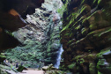 Ainda nesta quarta-feira, o secretário do Desenvolvimento Sustentável e do Turismo conheceu o modelo de administração adotado no Buraco do Padre, também em Ponta Grossa, que teve sua exploração comercial direta autorizada pelo ICMBio, no modelo de Parceria Público Privada (PPP). O atrativo integra o Parque Nacional dos Campos Gerais.  19/05/2021  -  Foto: SEDEST/IAT