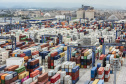 As exportações de mel, pelo Porto de Paranaguá, cresceram 31,65% neste primeiro quadrimestre, comparado com o período em 2020. O produto natural que deixou o país pelo terminal paranaense movimentou, de janeiro a abril, US$ 12,48 milhões. Quase toda carga exportada é produzida no próprio Estado, que está entre os três principais produtores do país. - Foto: Claudio Neves/Portos do Paraná