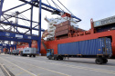 As exportações de mel, pelo Porto de Paranaguá, cresceram 31,65% neste primeiro quadrimestre, comparado com o período em 2020. O produto natural que deixou o país pelo terminal paranaense movimentou, de janeiro a abril, US$ 12,48 milhões. Quase toda carga exportada é produzida no próprio Estado, que está entre os três principais produtores do país. - Foto: Claudio Neves/Portos do Paraná