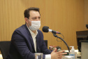 O apoio do Governo do Estado às empresas paranaenses está ajudando o Paraná a dar uma resposta à crise econômica causada pela pandemia de Covid-19, afirmou o governador Carlos Massa Ratinho Junior. Ele concedeu, nesta quinta-feira (27), de uma entrevista na Associação das Emissoras de Radiodifusão do Paraná (Aerp), retransmitida em todo o Estado.
Foto:Denis Godoy