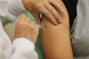 Com eficiência superior a 80%, Paraná ultrapassa 3,6 milhões de vacinas aplicadas contra a Covid-19.Foto: Geraldo Bubniak/AEN