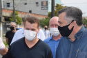 O Paraná começou a vacinar trabalhadores portuários e aeroportuários contra a Covid-19 nesta sexta-feira (28). As doses da vacina AstraZeneca/Fiocruz destinadas a estes grupos foram enviadas pelo Ministério da Saúde nesta semana. - Paranaguá, 28/05/2021  -  Foto: Américo Antonio/SESA