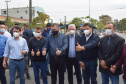 O Paraná começou a vacinar trabalhadores portuários e aeroportuários contra a Covid-19 nesta sexta-feira (28). As doses da vacina AstraZeneca/Fiocruz destinadas a estes grupos foram enviadas pelo Ministério da Saúde nesta semana. - Paranaguá, 28/05/2021  -  Foto: Américo Antonio/SESA