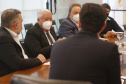 O governador Carlos Massa Ratinho Junior formalizou nesta segunda-feira (31) o repasse de R$ 2,45 milhões para um projeto do Hospital Angelina Caron, localizado em Campina Grande do Sul, na Região Metropolitana de Curitiba, para melhorar o atendimento do público idoso, que representa 35% dos pacientes da unidade. Foto: Jonathan Campos/AEN