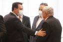 O governador Carlos Massa Ratinho Junior formalizou nesta segunda-feira (31) o repasse de R$ 2,45 milhões para um projeto do Hospital Angelina Caron, localizado em Campina Grande do Sul, na Região Metropolitana de Curitiba, para melhorar o atendimento do público idoso, que representa 35% dos pacientes da unidade. Foto: Jonathan Campos/AEN