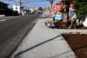 Pinhais tem rua revitalizada e constrói novas calçadas com apoio do Estado. Foto: Ari Dias/AEN