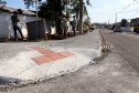 Pinhais tem rua revitalizada e constrói novas calçadas com apoio do Estado. Foto: Ari Dias/AEN