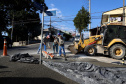 Pinhais tem rua revitalizada e constrói novas calçadas com apoio do Estado. Foto: Ari Dias/AEN