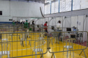 O Paraná iniciou nesta terça-feira (1º) a vacinação contra a Covid-19 em trabalhadores do transporte aéreo, em todo o Estado. O secretário de Estado da Saúde, Beto Preto, esteve presente no ginásio Ney Braga, em São José dos Pinhais, para acompanhar a imunização dos profissionais vinculados ao aeroporto internacional Afonso Pena.  -  Curitiba, 01/06/2021  -  Foto: Américo Antonio/SESA