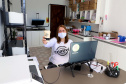 A empreendedora Alessandra Carrijo é dona de um e-commerce de brindes e presentes, que vende canecas, almofadas e kits comemorativos. A principal vitrine da loja virtual são as mídias sociais, em especial pelo Instagram, vendendo para todo o Brasil.  Foto: Ari Dias/AEN