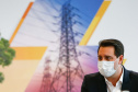 A Copel vai investir R$ 34,6 milhões em quatro projetos de Pesquisa e Desenvolvimento (P&D) na área de armazenamento de energia elétrica no Paraná. 
A ordem de serviço para o início das intervenções foi assinada nesta quarta-feira (02), no Palácio Iguaçu, pelo governador Carlos Massa Ratinho Junior, pelo diretor-presidente da Copel, Daniel Pimentel Slaviero e pelo diretor da Aneel, Sandoval de Araújo Feitosa Neto. Foto: Jonathan Campos/AEN