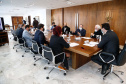 O governador Carlos Massa Ratinho Junior recebeu nesta terça-feira (6), no Palácio Iguaçu, a prefeita de Mandaguari, Ivonéia Furtado, e representantes da sociedade civil do município para discutir a possível implantação de uma trincheira e dois viadutos para melhorar os acessos da PR-444, que corta a cidade do Noroeste do Paraná.Foto: Jonathan Campos/AEN