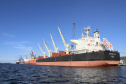 Com 29.081.691 toneladas de cargas movimentadas, os portos do Paraná alcançaram o melhor semestre da história. O volume de produtos importados e exportados entre janeiro e junho de 2021 é 3% maior que o registrado no mesmo período de 2020, quanto foram 28.177.335 toneladas.  - Paranaguá, 08/07/2021  -  Foto: Claudio Neves/Portos do Paraná