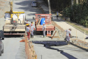 O secretário do Desenvolvimento Urbano e de Obras Públicas (SEDU), João Carlos Ortega, mais a diretora de Operações do Paranacidade, Camila Mileke Scucato, e o analista de desenvolvimento Municipal do Paranacidade, Luiz Antonio Xavier da Silveira, fizeram vistoria da obra de pavimentação com concreto, em execução no Município de Fazenda Rio Grande, na Região Metropolitana de Curitiba.  -  Curitiba,  - Fazenda Rio Grande, 08/07/2021  -  Foto: Gustavo Pontes