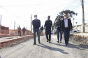 O secretário do Desenvolvimento Urbano e de Obras Públicas (SEDU), João Carlos Ortega, mais a diretora de Operações do Paranacidade, Camila Mileke Scucato, e o analista de desenvolvimento Municipal do Paranacidade, Luiz Antonio Xavier da Silveira, fizeram vistoria da obra de pavimentação com concreto, em execução no Município de Fazenda Rio Grande, na Região Metropolitana de Curitiba.  -  Curitiba,  - Fazenda Rio Grande, 08/07/2021  -  Foto: Gustavo Pontes