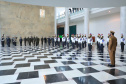 O governador Carlos Massa Ratinho Junior recebeu nesta sexta-feira (9), no Palácio Iguaçu, o comandante-geral do Exército Brasileiro, general Paulo Sérgio Nogueira de Oliveira, e uma comitiva com o alto comando da instituição militar. - Curitiba, 09/07/2021 - Foto: José Fernando Ogura/AEN