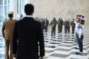 O governador Carlos Massa Ratinho Junior recebeu nesta sexta-feira (9), no Palácio Iguaçu, o comandante-geral do Exército Brasileiro, general Paulo Sérgio Nogueira de Oliveira, e uma comitiva com o alto comando da instituição militar. - Curitiba, 09/07/2021 - Foto: José Fernando Ogura/AEN