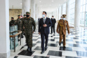 O governador Carlos Massa Ratinho Junior recebeu nesta sexta-feira (9), no Palácio Iguaçu, o comandante-geral do Exército Brasileiro, general Paulo Sérgio Nogueira de Oliveira, e uma comitiva com o alto comando da instituição militar. - Curitiba, 09/07/2021 - Foto: José Fernando Ogura/AEN