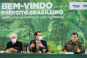 O governador Carlos Massa Ratinho Junior recebeu nesta sexta-feira (9), no Palácio Iguaçu, o comandante-geral do Exército Brasileiro, general Paulo Sérgio Nogueira de Oliveira, e uma comitiva com o alto comando da instituição militar. -  Curitiba, 09/07/2021  -  Foto: José Fernando Ogura/AEN