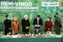 O governador Carlos Massa Ratinho Junior recebeu nesta sexta-feira (9), no Palácio Iguaçu, o comandante-geral do Exército Brasileiro, general Paulo Sérgio Nogueira de Oliveira, e uma comitiva com o alto comando da instituição militar. - Curitiba, 09/07/2021 - Foto: José Fernando Ogura/AEN