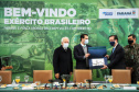 O governador Carlos Massa Ratinho Junior recebeu nesta sexta-feira (9), no Palácio Iguaçu, o comandante-geral do Exército Brasileiro, general Paulo Sérgio Nogueira de Oliveira, e uma comitiva com o alto comando da instituição militar. - Curitiba, 09/07/2021 - Foto: José Fernando Ogura/AEN