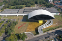 O Museu Oscar Niemeyer (MON) oferece nova prática artística na próxima quarta-feira (14/7). A oficina on-line “Varal Sensorial” demonstrará como explorar a relação dos nossos sentidos com objetos e ambientes do dia a dia. Foto: Alessandro Vieira

