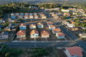 Trinta famílias de Sâo João do Triunfo participaram nesta quinta-feira (15), na Câmara Municipal, do sorteio que definiu as casas que serão ocupadas por cada uma delas no Residencial José Euclides dos Santos Neto. O empreendimento faz parte do programa Casa Fácil Paraná e será entregue aos beneficiários entre o fim de julho e o início de agosto. (Foto: Alessandro Vieira/AEN)