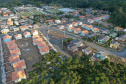 Trinta famílias de Sâo João do Triunfo participaram nesta quinta-feira (15), na Câmara Municipal, do sorteio que definiu as casas que serão ocupadas por cada uma delas no Residencial José Euclides dos Santos Neto. O empreendimento faz parte do programa Casa Fácil Paraná e será entregue aos beneficiários entre o fim de julho e o início de agosto. (Foto: Alessandro Vieira/AEN)