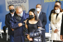 O secretário de Estado da Saúde, Beto Preto acompanha o  ministro da Saúde, Marcelo Queiroga, nesta terça-feira (20) na vacinação contra a Covid-19 dos paranaenses em Foz do Iguaçu, no Oeste. Foto: Gilson Abreu/AEN